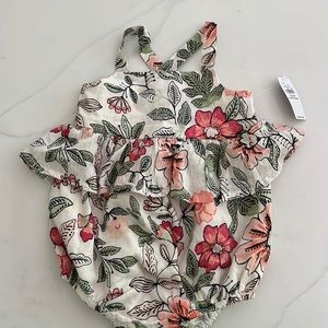 Old Navy baby girl floral bubble - NWT